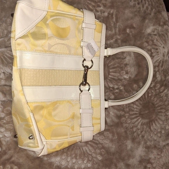 Coach Handbag - Picture 2 of 13